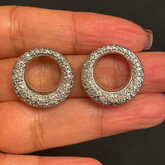 Silver Round Cluster CZ - Picture 5 of 7